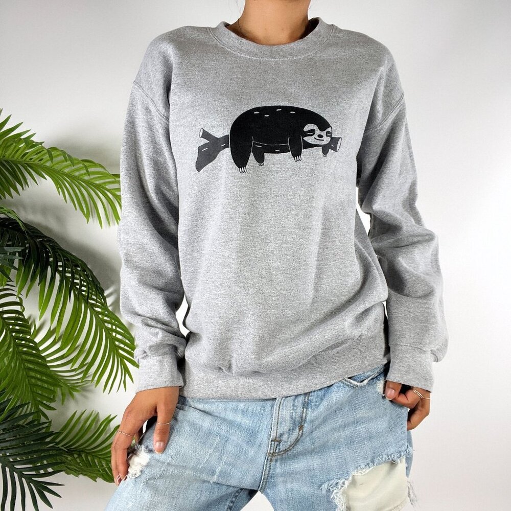 Womens Gildan Gray Casual Sloth Graphic Soft Oversized Sweatshirt / Small
